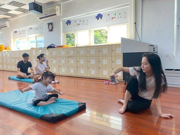 LINE_ALBUM_20251018 士林園親子瑜伽_251018_229