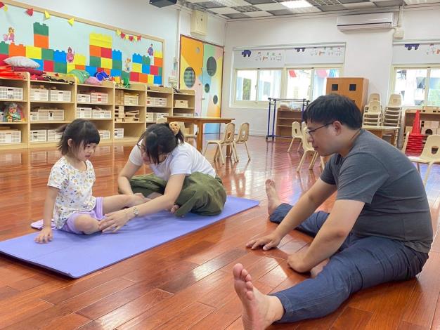 LINE_ALBUM_20251018 士林園親子瑜伽_251018_76