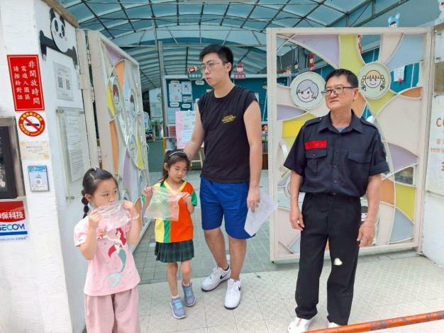圖6：食安演練-引導救護車到園內指定地點