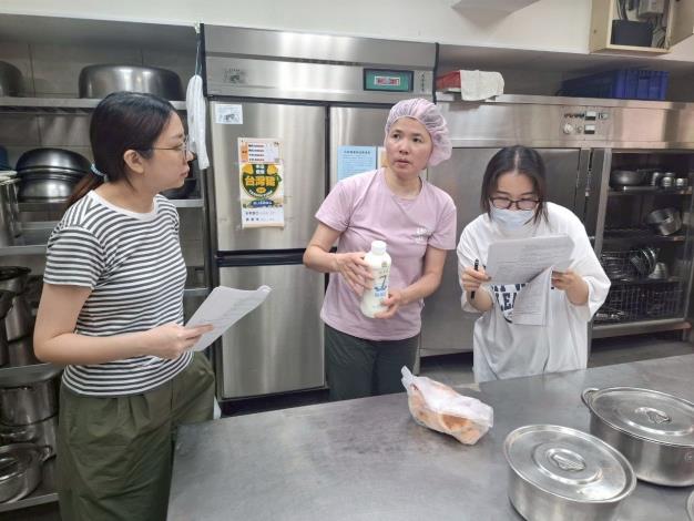 圖7：食安演練-廚房稽查及餐點留樣