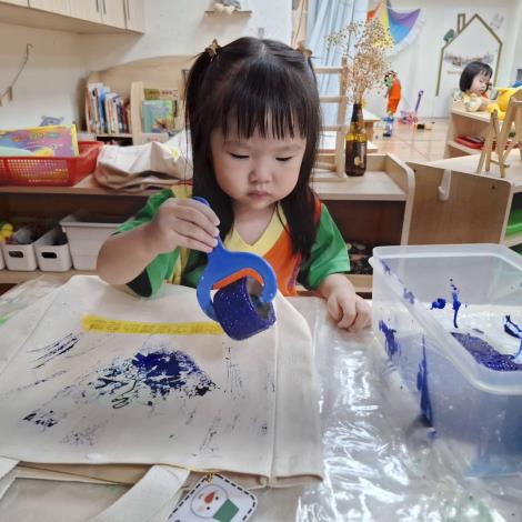 美勞區-創作書袋