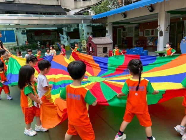 大肌肉活動-氣球傘