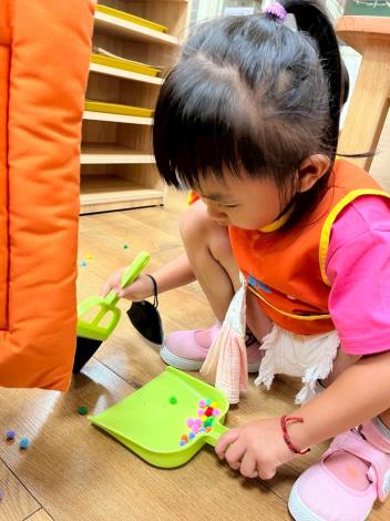 生活教育-掃地板