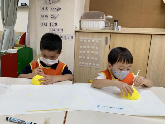 節慶創作-月亮兔子燈 (1).JPG