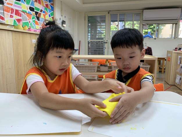 節慶創作-月亮兔子燈 (2).JPG