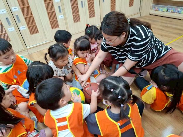 摸摸這是什麼球