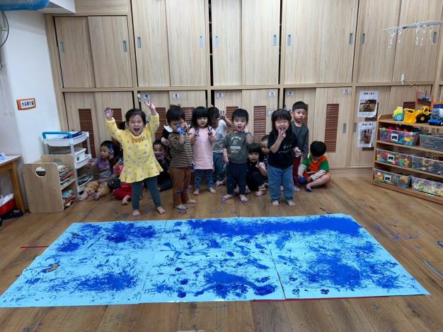 我們完成了用葉子畫畫