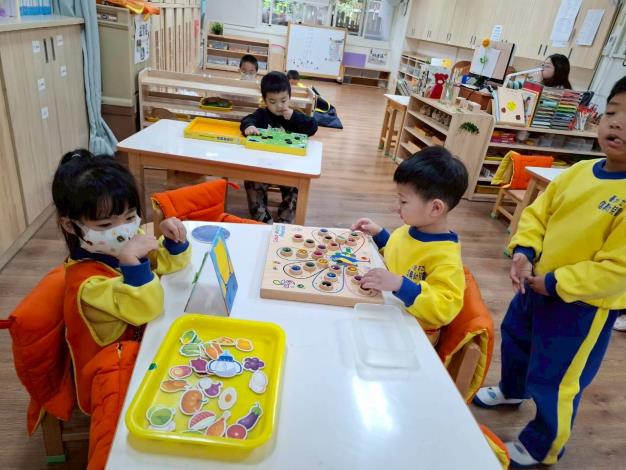 益智區教具操作