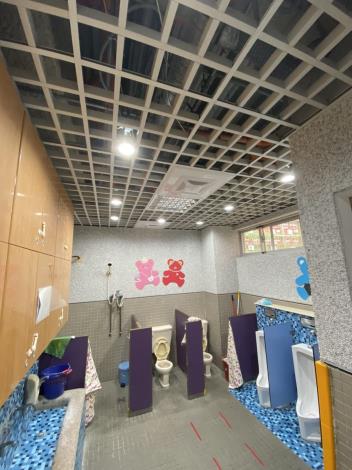 17 一樓廁所