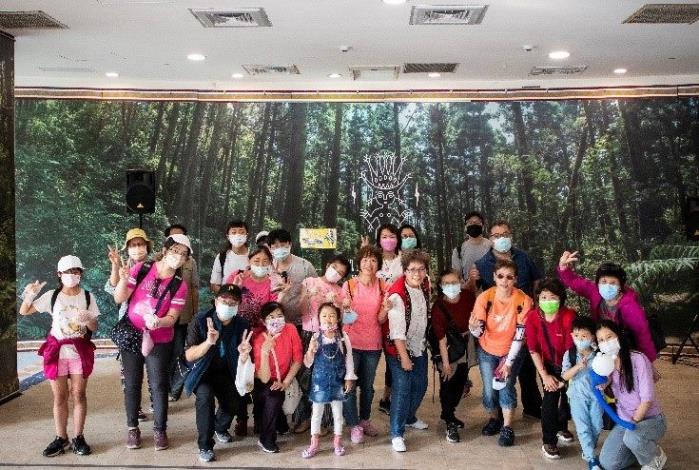 活動剪影-參與活動民眾的開心大合照。