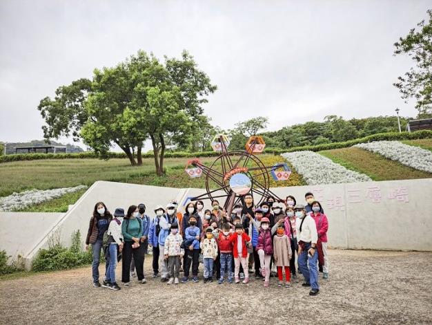 民眾與三層崎花海大合照