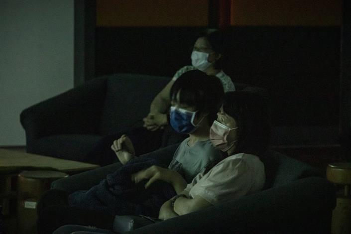 民眾討論紀錄片內容