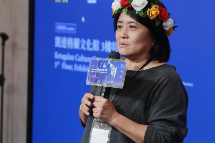 圖六：國立東華大學原住民族國際事務中心主任，同時也是西拉雅族人謝若蘭老師表示，近年全球都在做轉型正義，從立法、復名運動到接地氣的學習族群文化與語言，才能感動人心