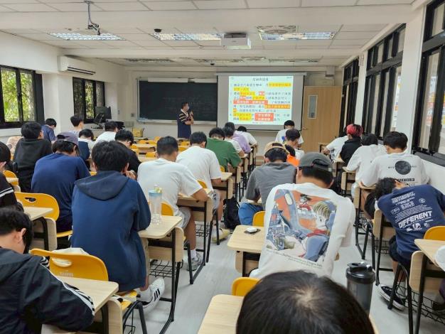 LINE_ALBUM_20250507交通安全入班宣導_250512_13