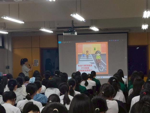 LINE_ALBUM_0910交通守護團宣導_250911_5