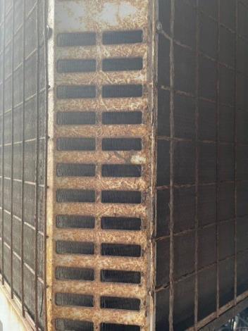 改善前主機鏽蝕