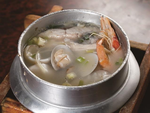 Seafoodcongee byDongshih ShunJi. (Photo: Chic-Jen Yan)