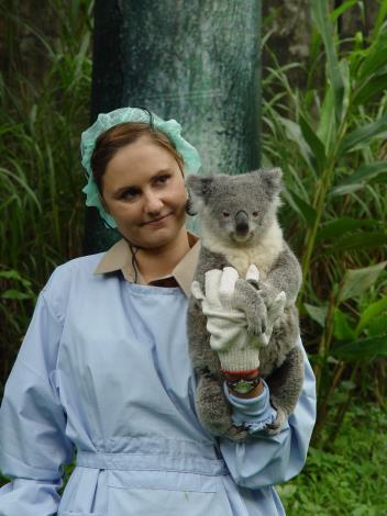 Koala Tiwi and Keeper Heidi