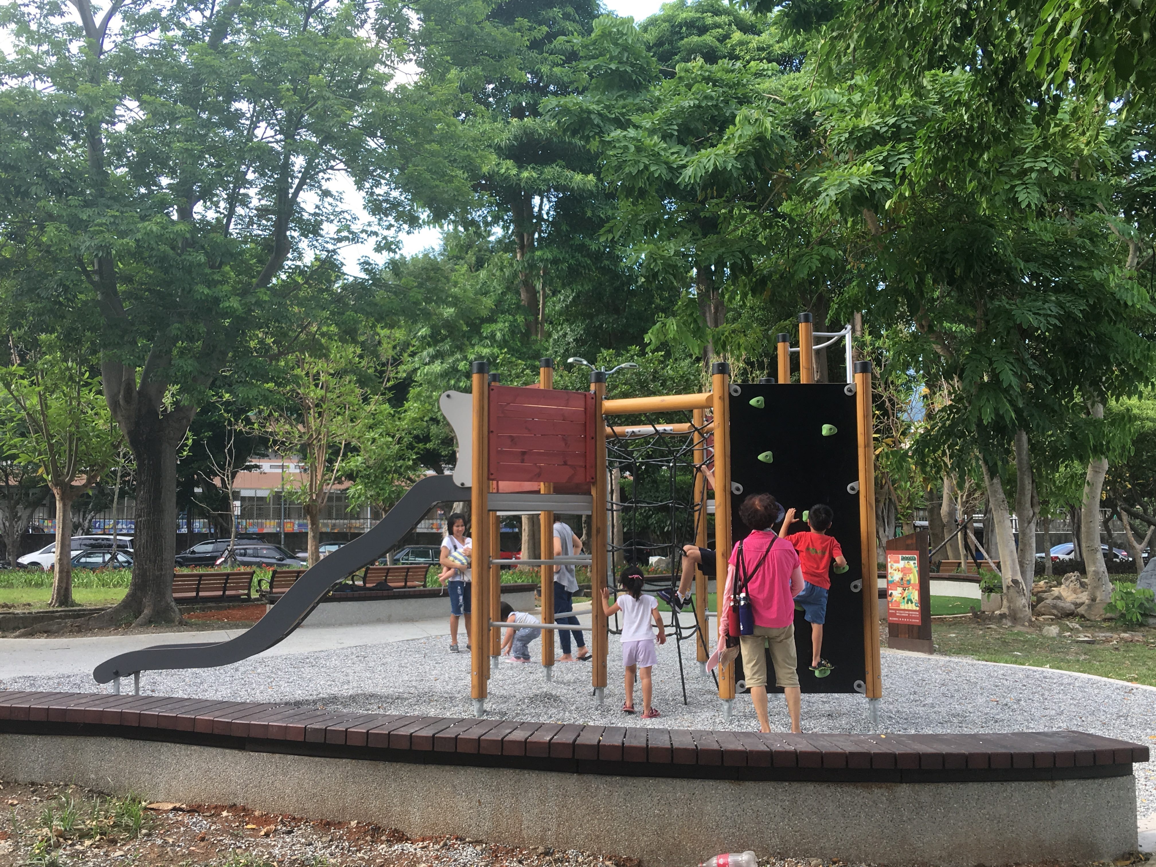 Playground Facilities Renewed for Beitou’s Ronghua Park