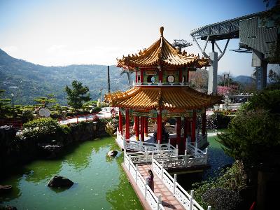 New Year’s Hike to Zhinan Temple: Receive Blessings from the Pig Pair