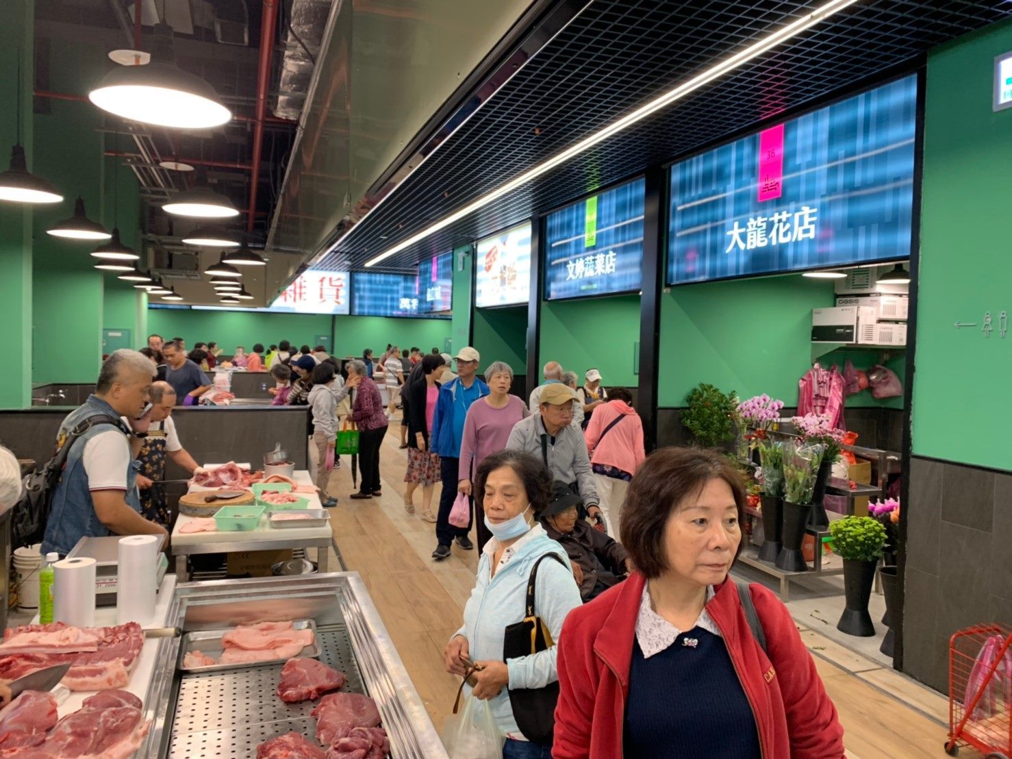 Dalong Market soft opening event