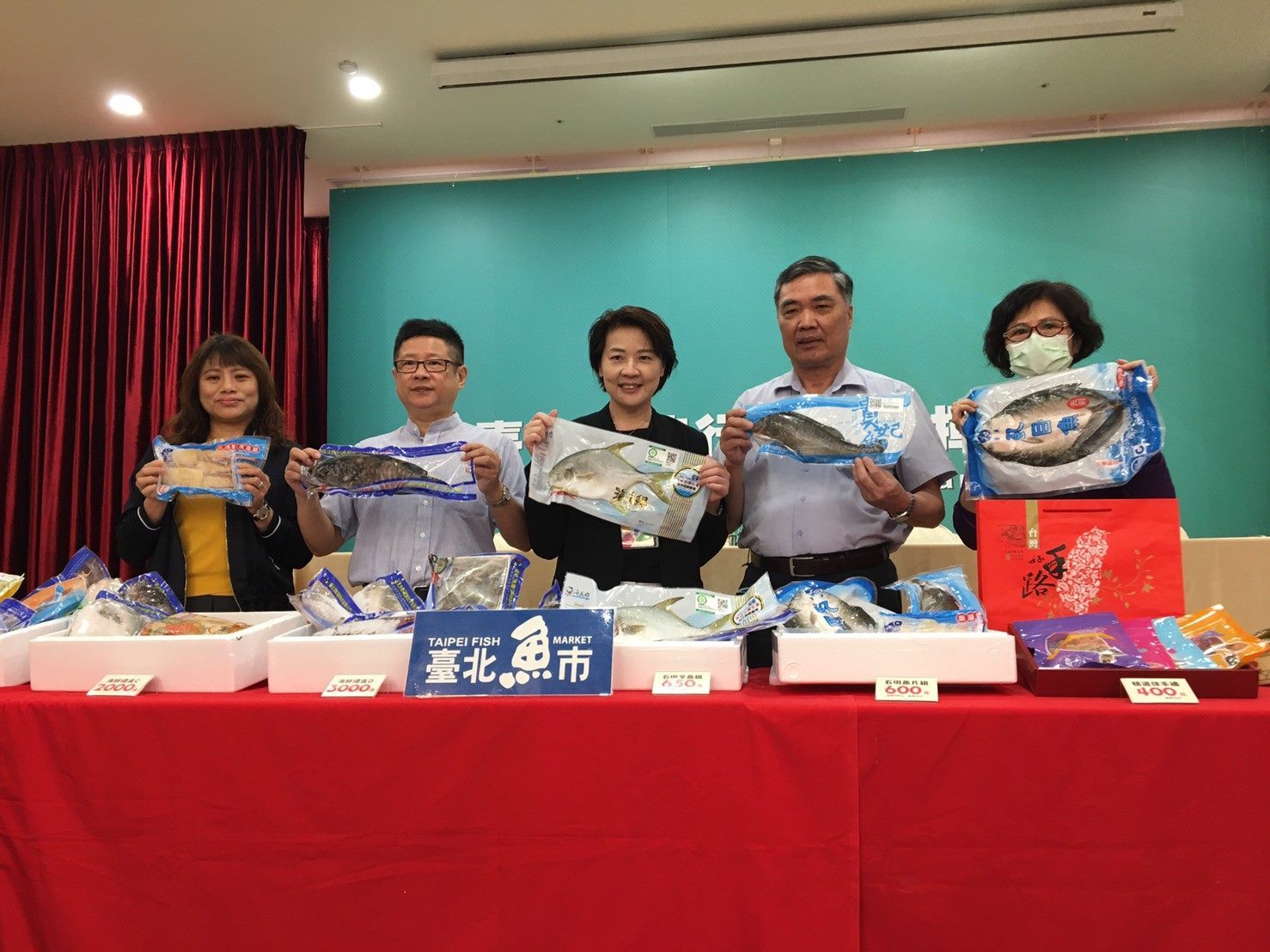 City officials join hands to promote quality fish discount bundles by TFM at the press conference