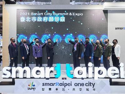 Group photo of the unveiling of the Taipei Pavilion