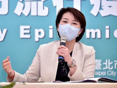 Deputy Mayor Huang Shan-shan speaking at a press conference