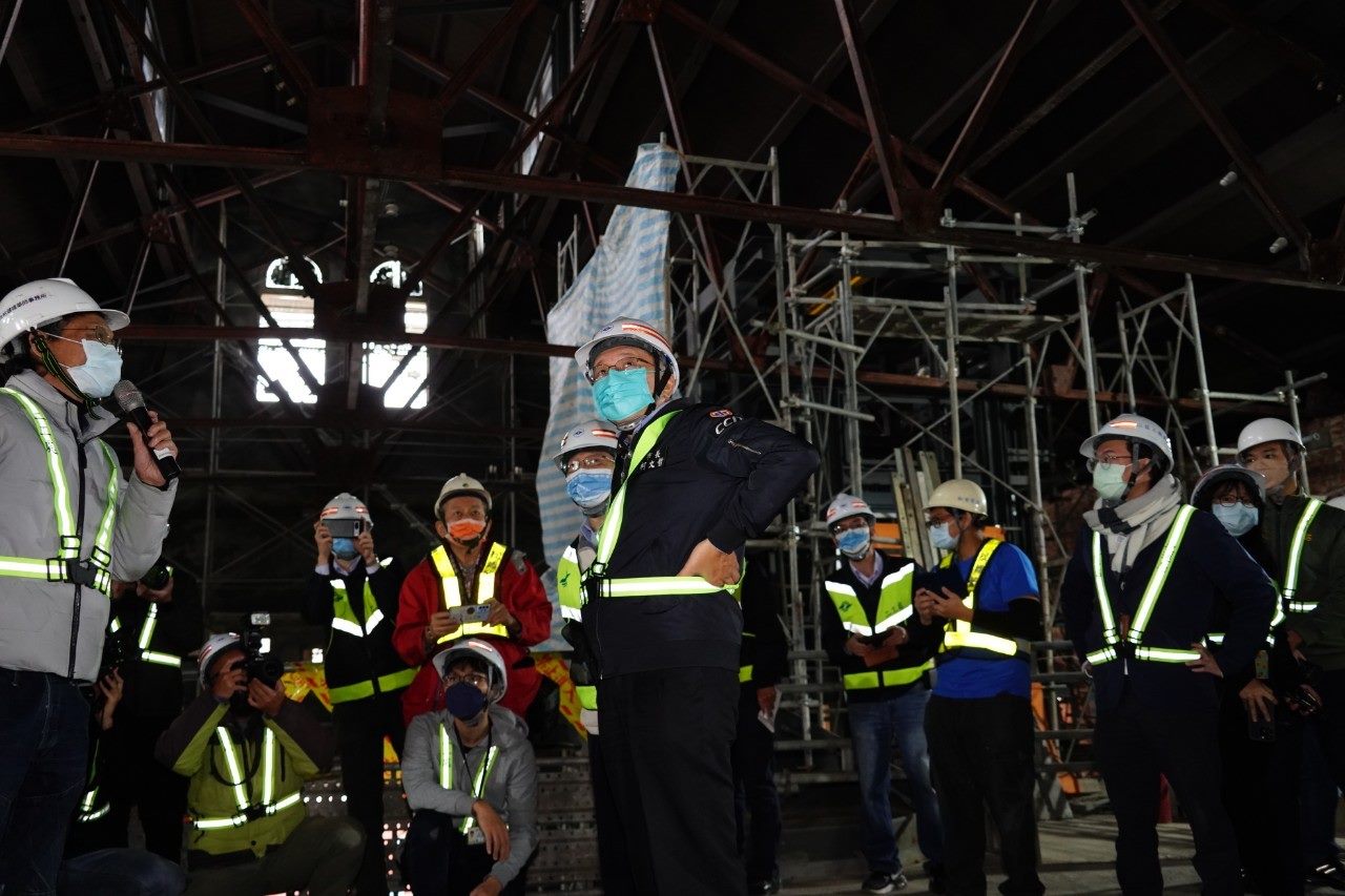 Mayor inspecting progress of restoration works at Taipei Railway Workshop