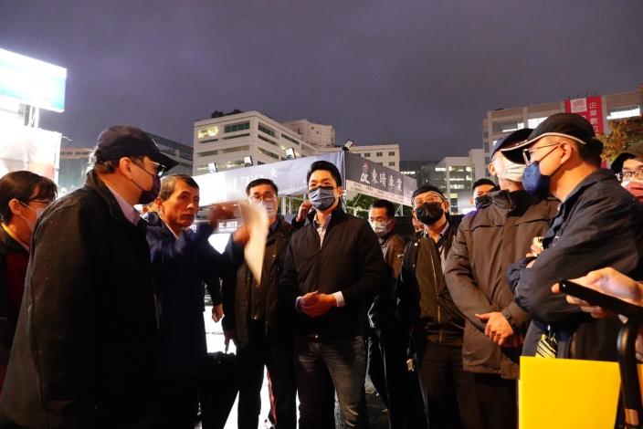 Mayor Chiang inspects traffic conditions at Neihu Technology Park