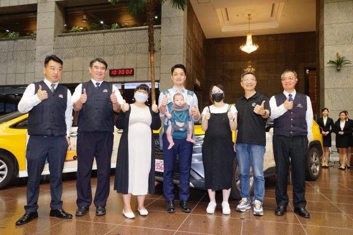 Mayor Chiang and dignitaries at the press event for the maternity taxi service