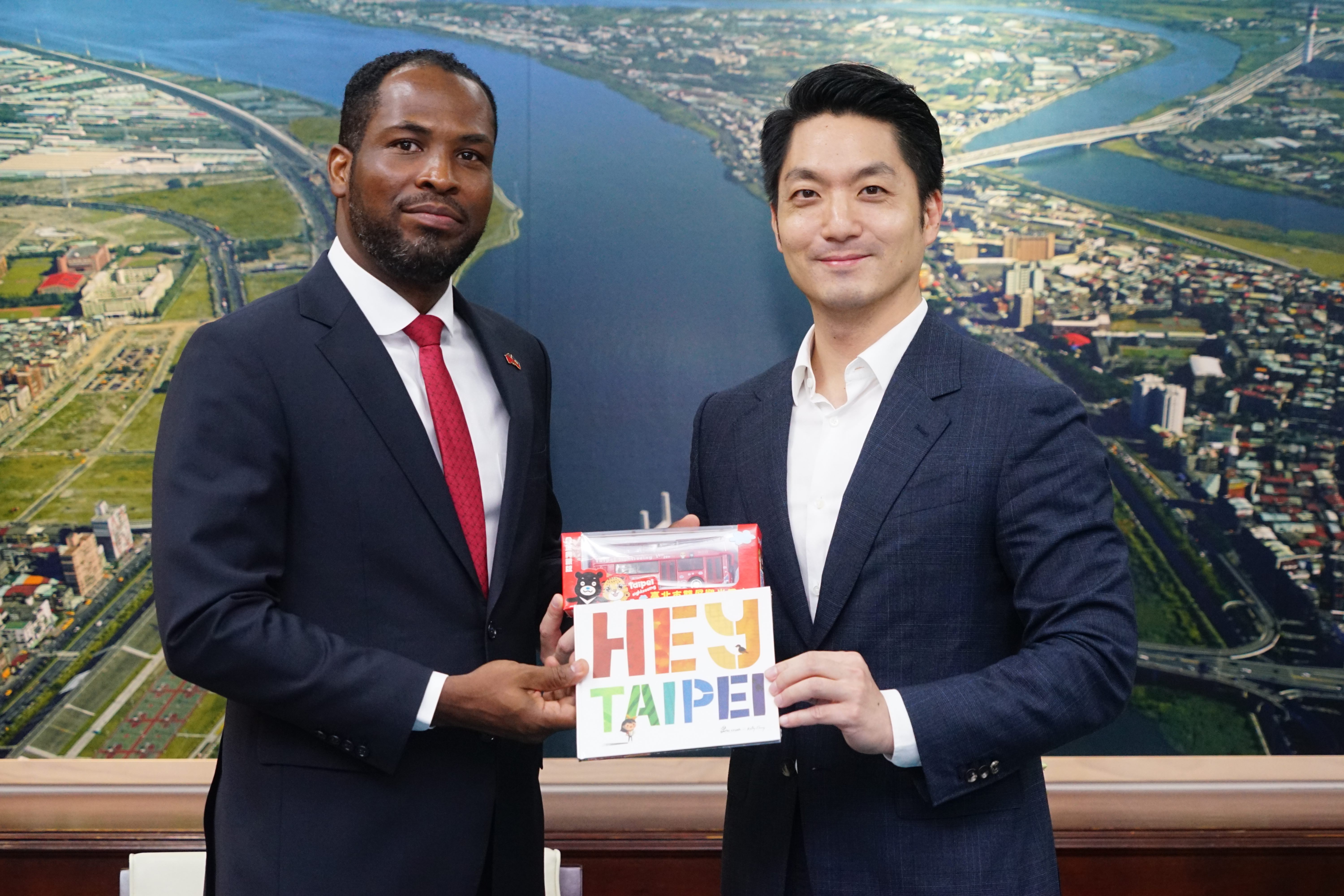 Mayor Chiang and Ambassador Penn