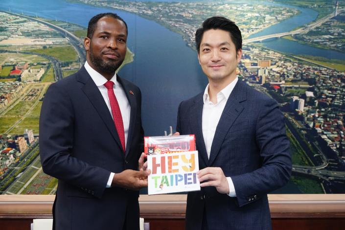 Mayor Chiang and Ambassador Penn