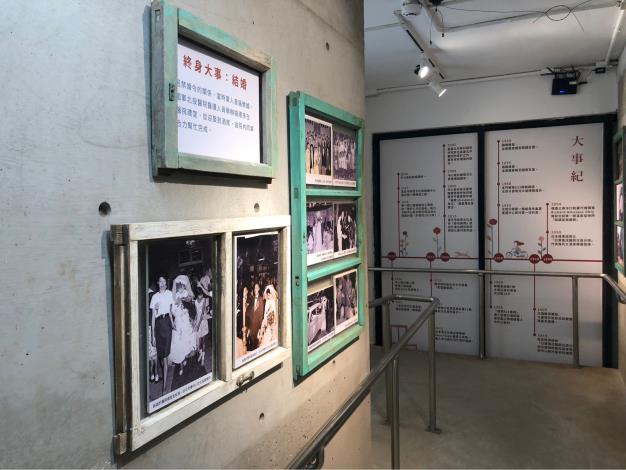 《窗駐時光：記憶中心新村影像展》修復眷村窗框及影像紀錄作為策展材料，展示昔日眷戶生活記憶