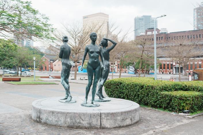 中央藝文公園(蒲添生三美神雕像)