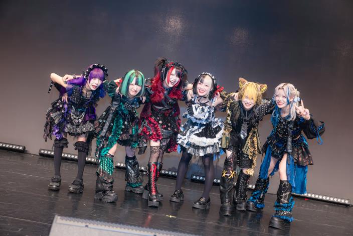 8月17日 MOONDOG《MAD3MAN SHOW》MADMED 演出現場