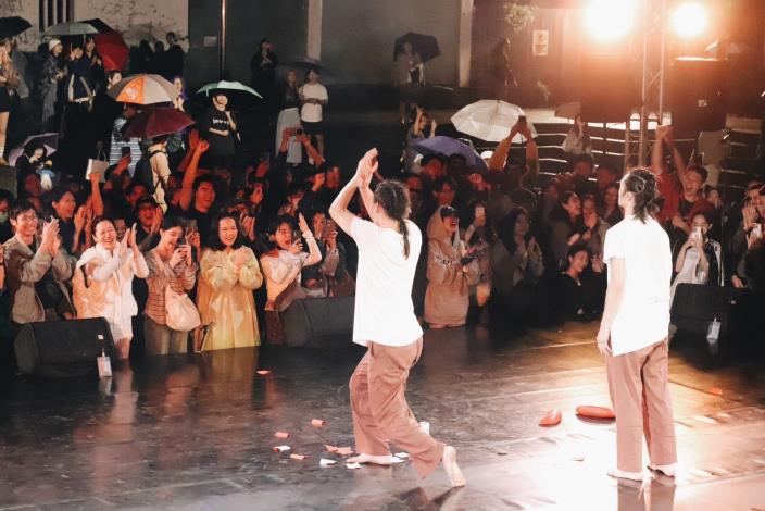 身體不止演出《搏筊Pua̍h-Pue》— 機率還是天啓？