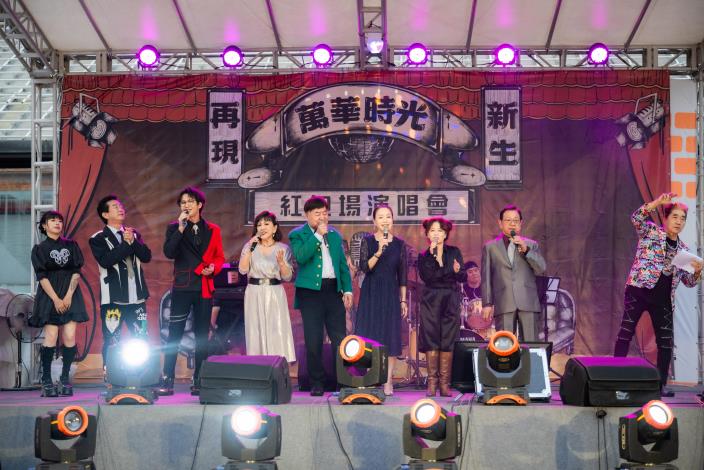 左起林吟蔚、 高群、陳思瑋、許仙姬、方駿、金佩姍、曹雨婷、章永華、康龍