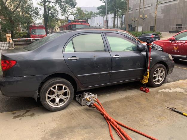 電動車電池滅火設備( 含穿刺裝置)3.JPG