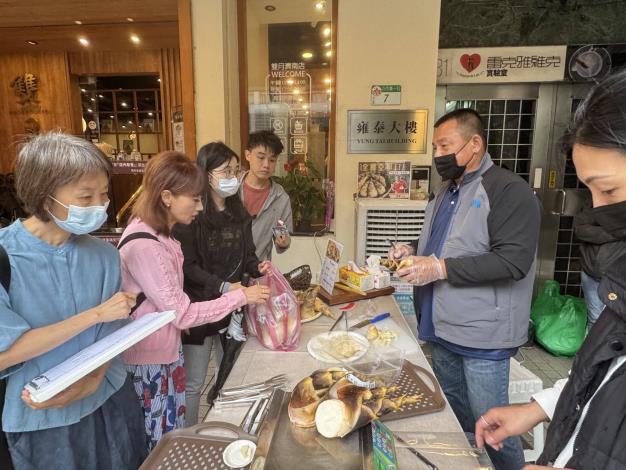 農民市集買筍趣
