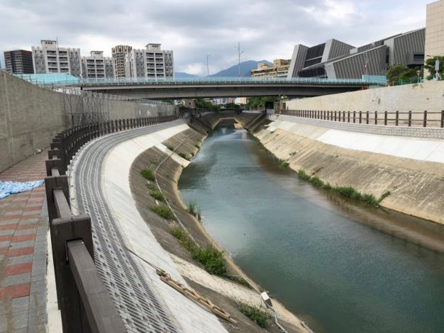 磺溪建德橋至福國路兩岸堤防改建工程 目前已逐步接近完工