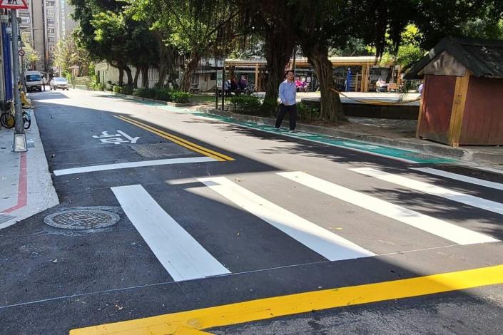 道路也重新銑刨加鋪 路面的平整度大幅提昇