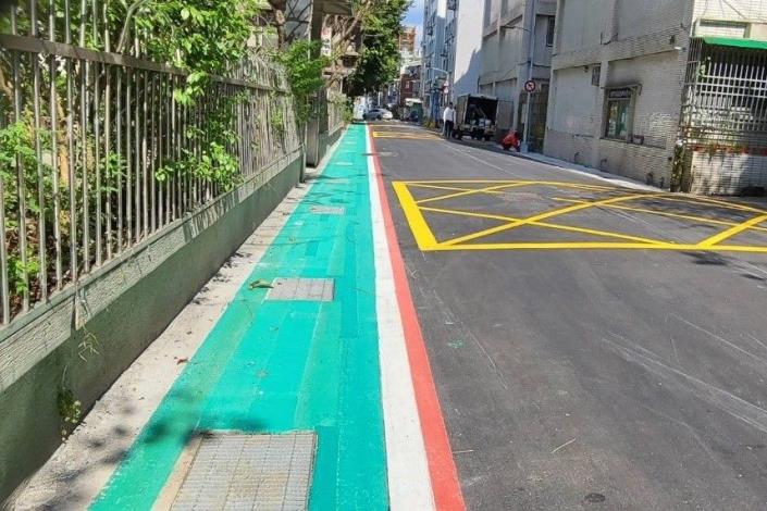 道路也重新銑刨加鋪，將路面平整度大幅提昇