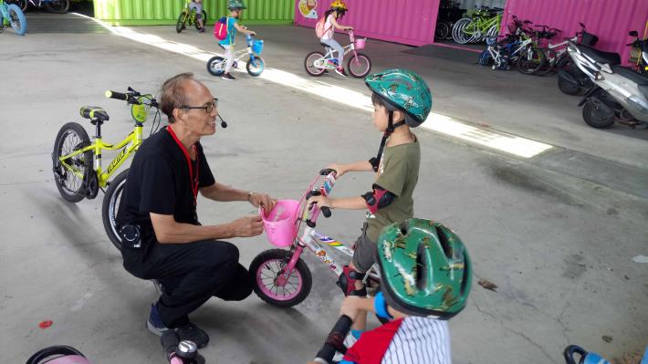 免費暑期單車營 玩樂中學會騎單車