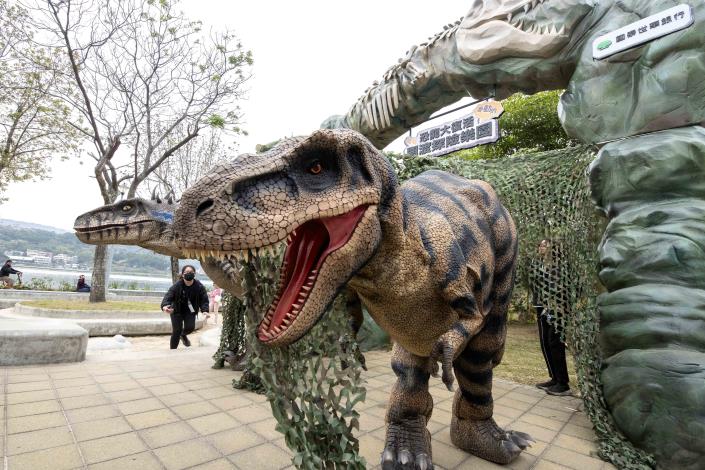 臺北市首座大型戶外恐龍樂園《恐龍大復活關渡探險樂園 》