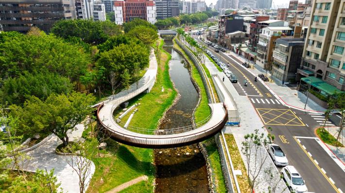 北市「磺港溪再造工程」是全國第一個透過都市計畫變更進行「還地於河」的工程