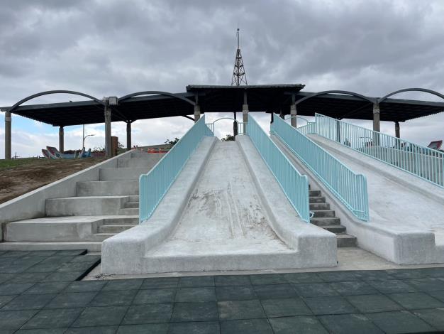社子島島頭公園滑梯1131231