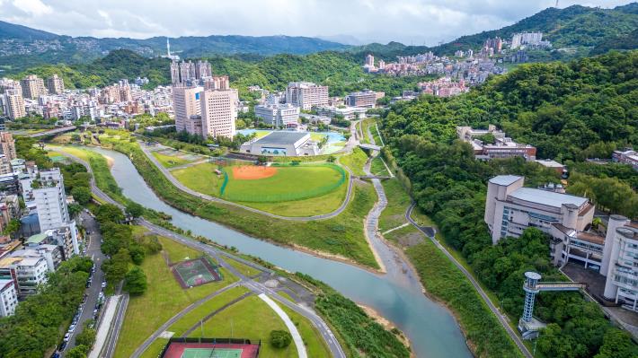 「景美溪及指南溪匯流口護岸再造工程」採用生態工法改善三面光的河道