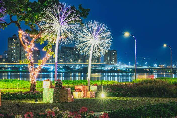 延平河濱花海 蒲公英燈夜景浪漫爆表