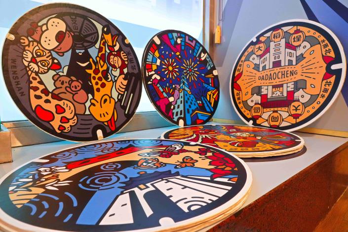 造成粉絲廣大迴響「臺北蓋水」 現正在台北市政府探索館展出 (3)